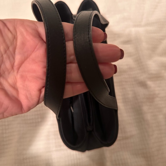 Burberry Black and blue Plaid Women's Bag- see video - Picture 6 of 9